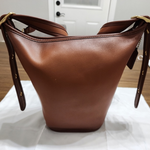 Coach Duffle 16 in Brass/1941 Saddle - Picture 3 of 6